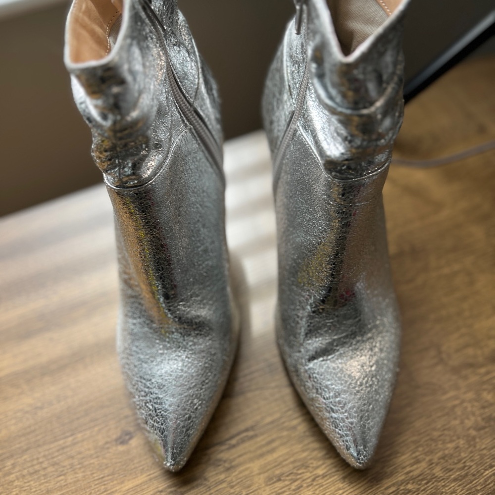 Metallic Silver - Picture 2 of 7